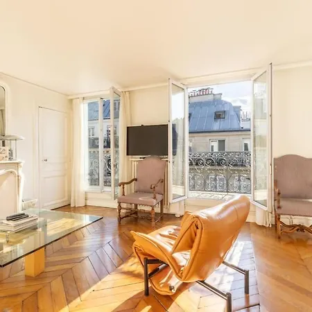 Beautiful Flat 3 Bedrooms In 9th Arrondissement *