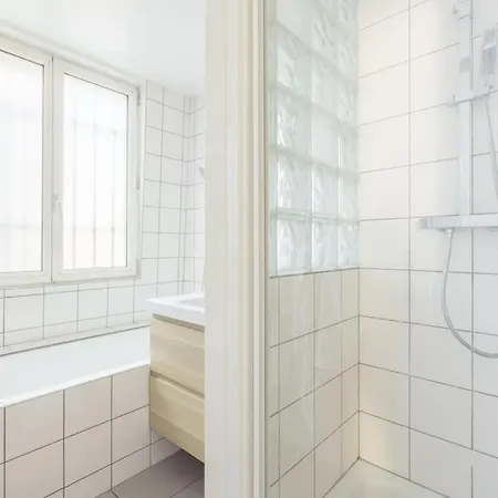 Beautiful Flat 3 Bedrooms In 9th Arrondissement Апартаменты *
