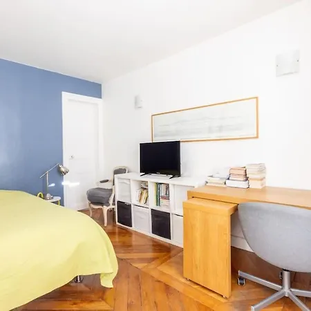 Beautiful Flat 3 Bedrooms In 9th Arrondissement