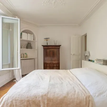 Апартаменты Beautiful Flat 3 Bedrooms In 9th Arrondissement Париж